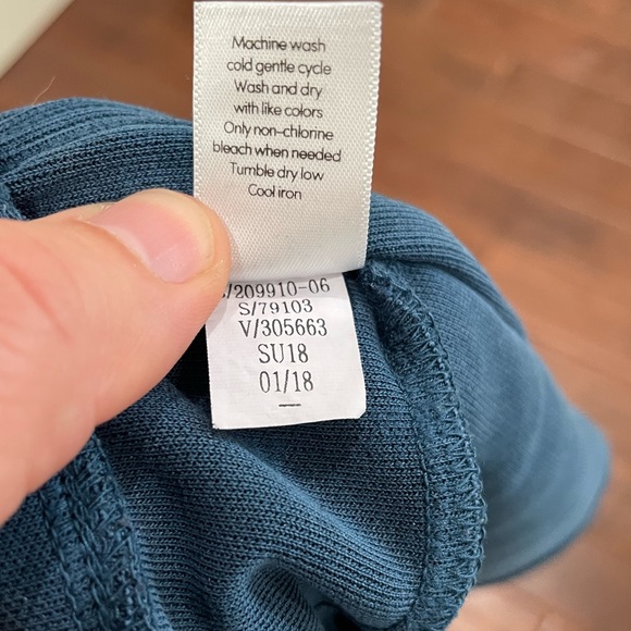 Athleta casual green/blue shorts size M - Picture 4 of 6